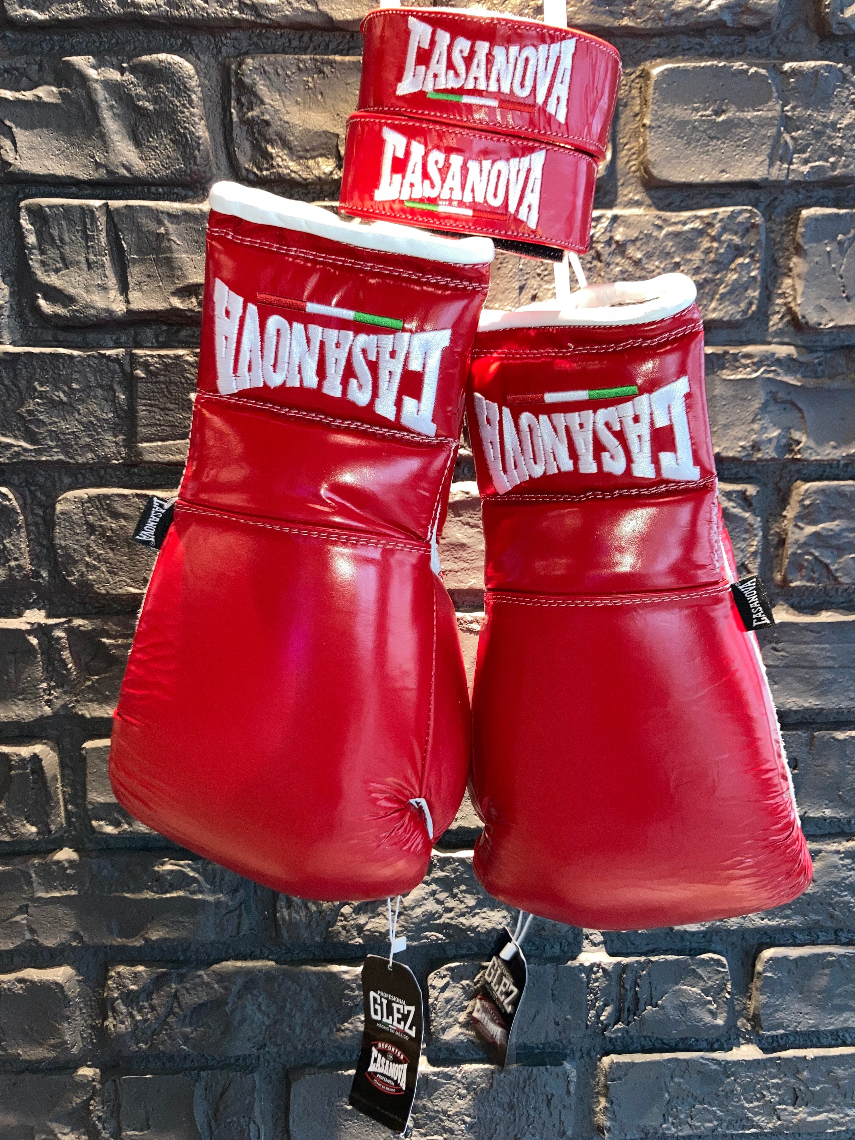 Load video: Describe the video for customers using screen readers